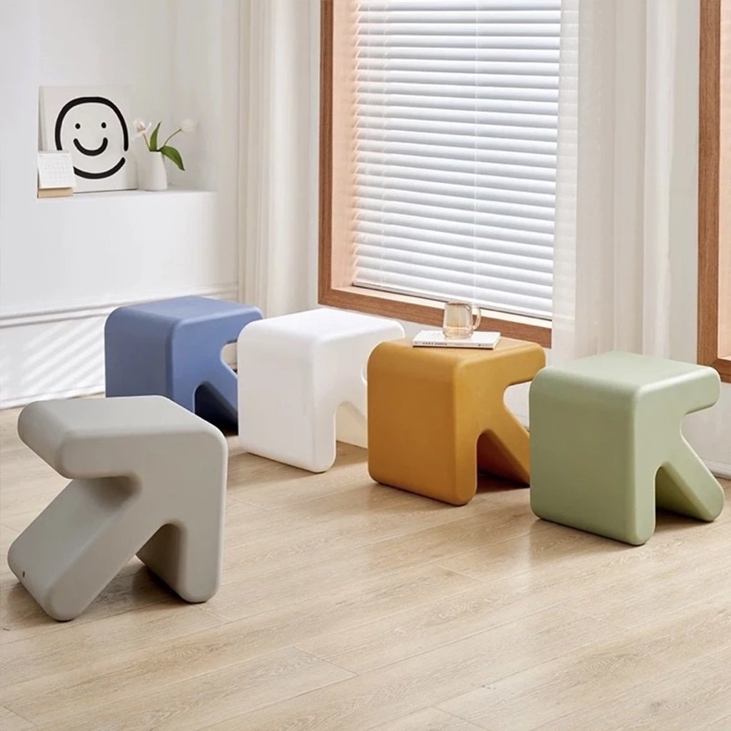 Ghế Đôn Nhựa Hình Mũi Tên Arrow Chair